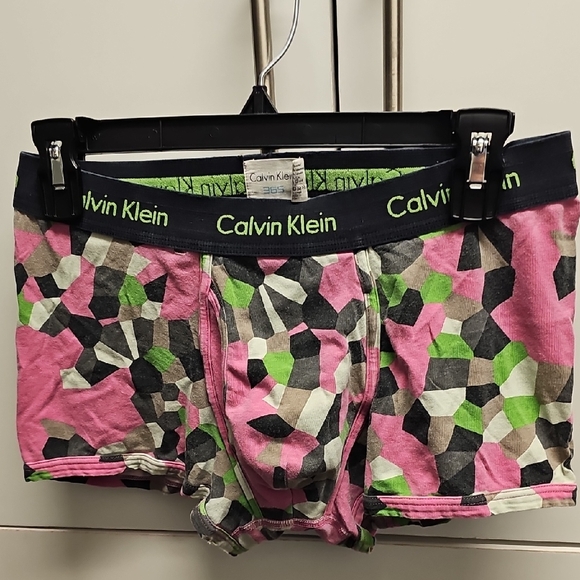 Calvin Klein Vibrant Patterned Boxer Briefs - Picture 1 of 1